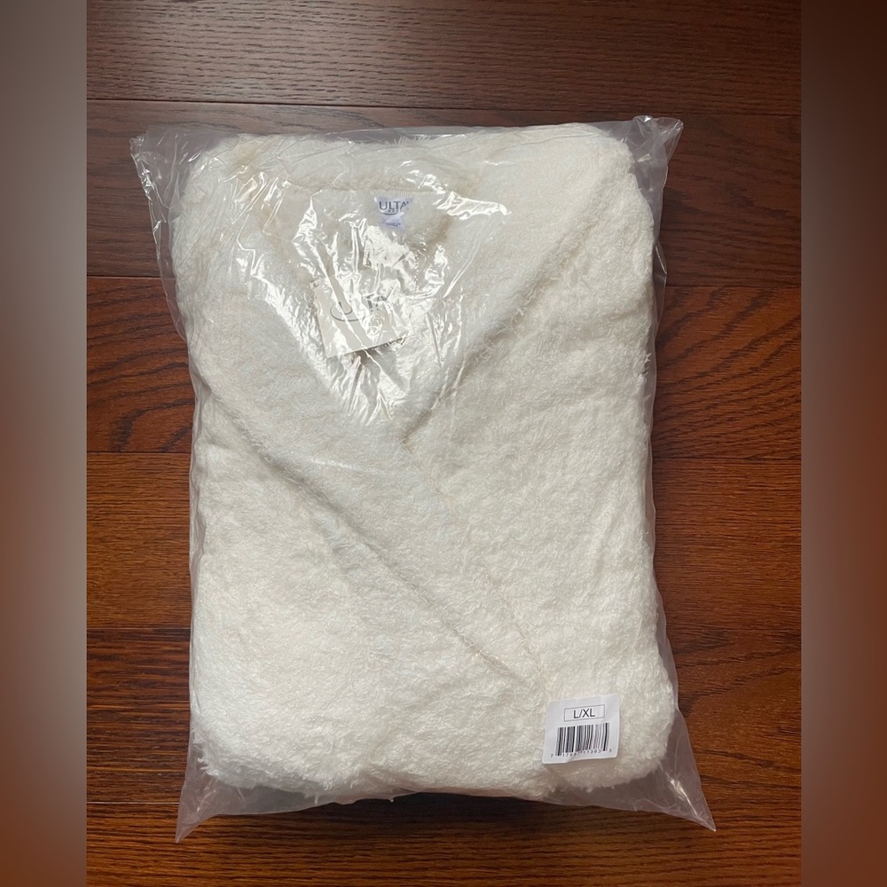 NWT Ulta Plush Robe